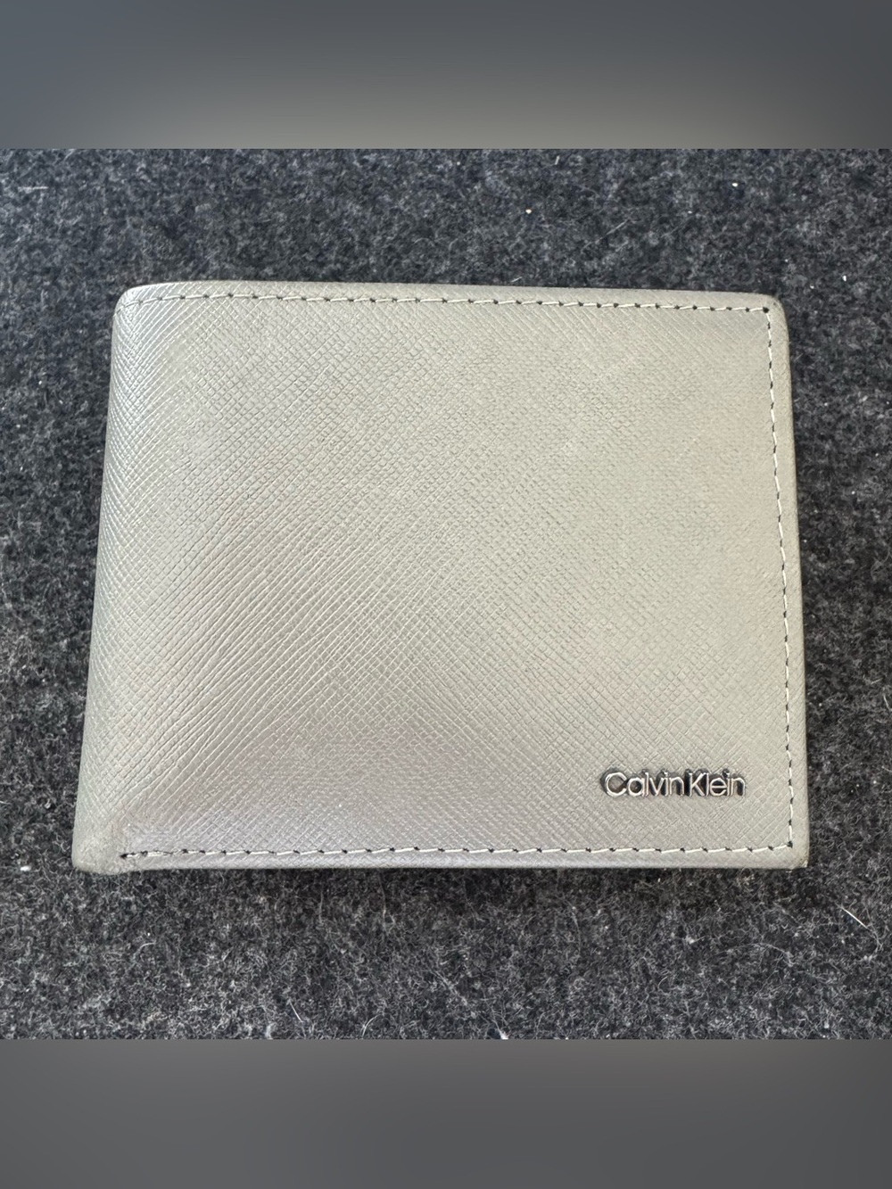 Calvin Klein Saffiano Leather Men's Bifold Wallet with Coin Purse - Gray